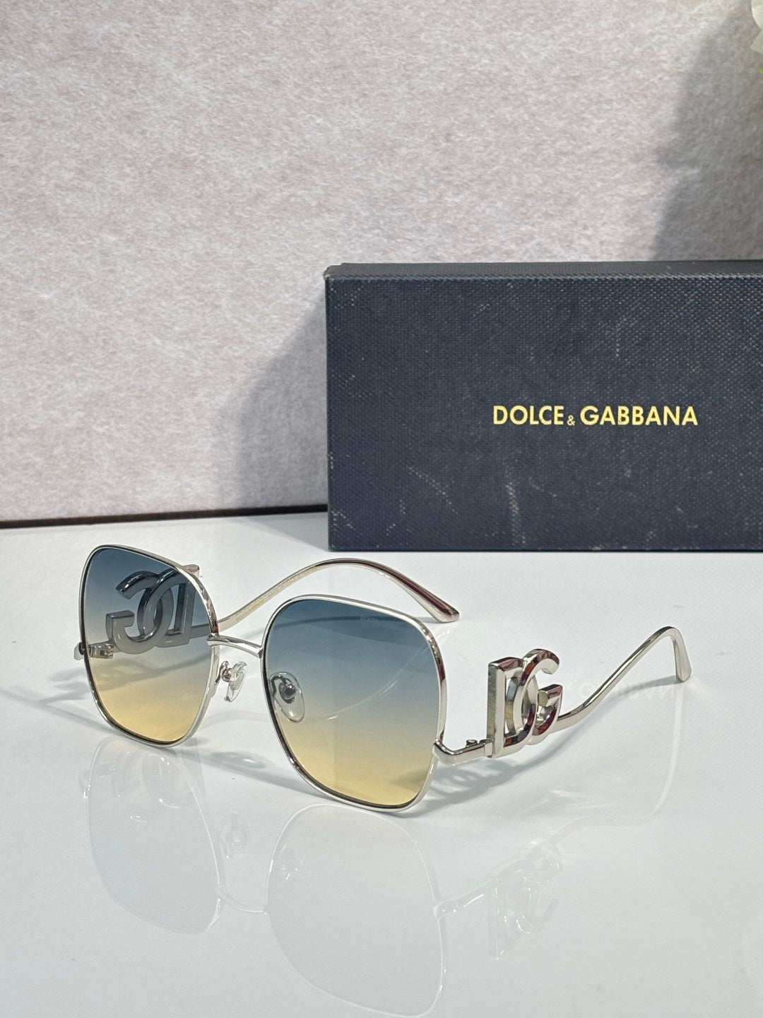 fashion accessory for women - product detail view