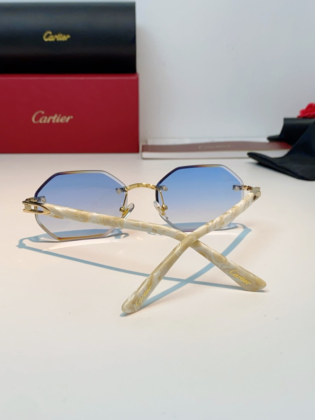 luxury Sunglasses for women - alternate angle view 4