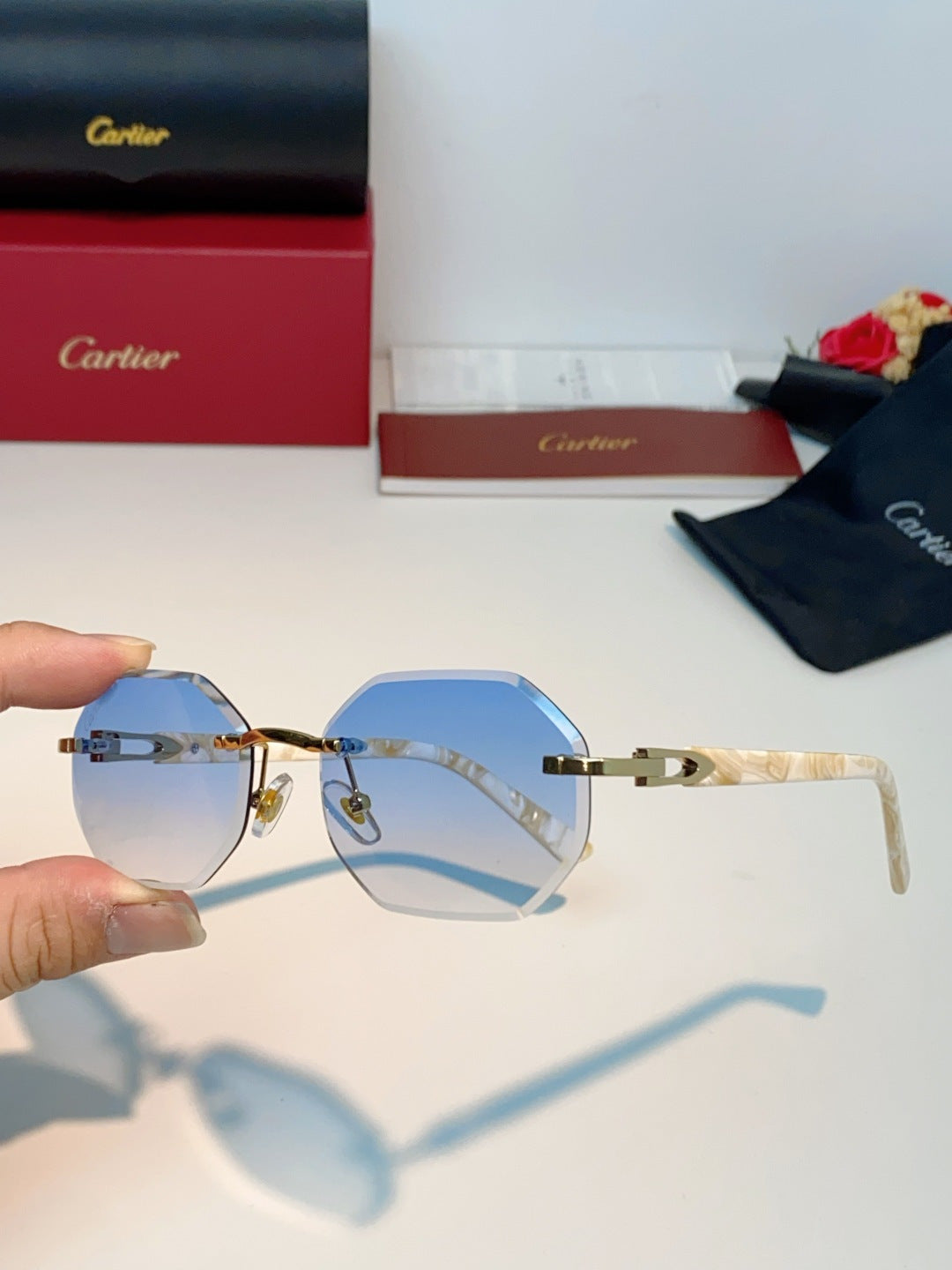 luxury Sunglasses for women - alternate angle view 7