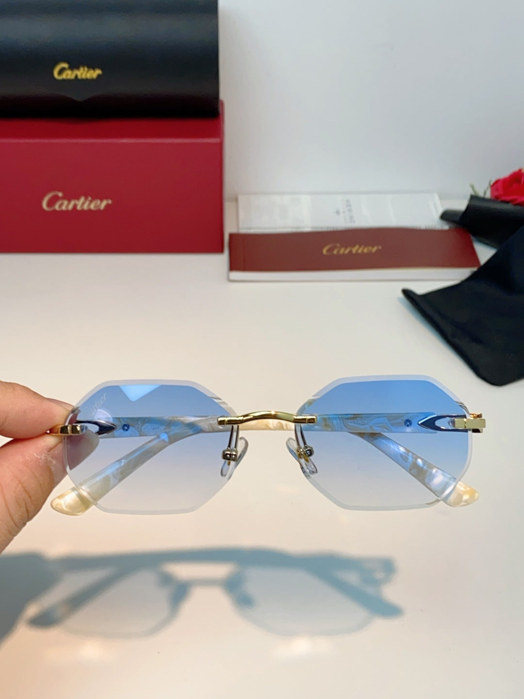 luxury Sunglasses for women - alternate angle view 5