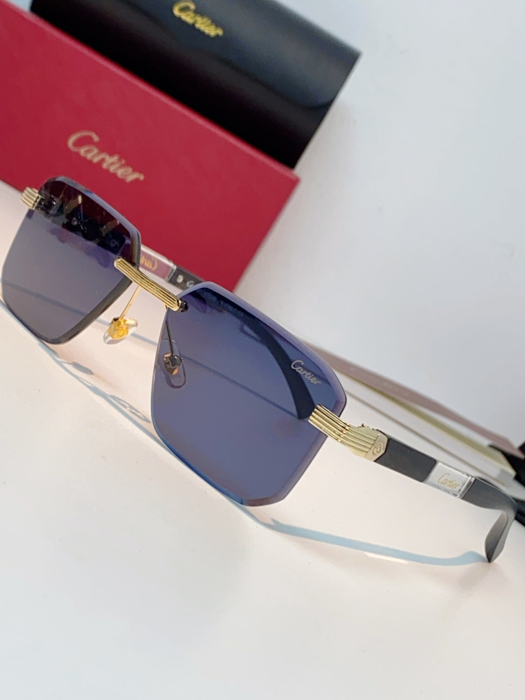 sun fashion accessory for men - alternate angle view 7