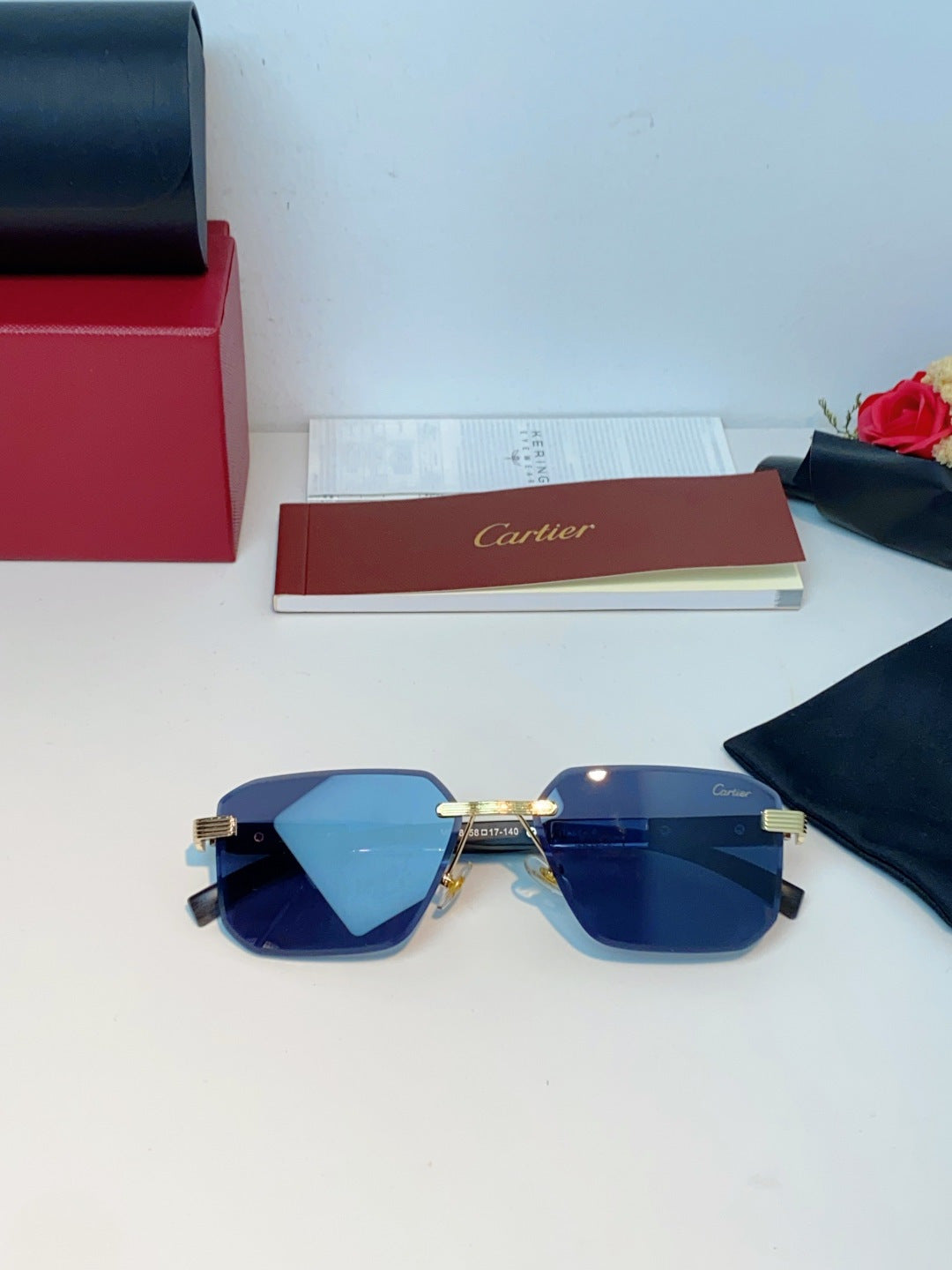 sun fashion accessory for men - alternate angle view 10