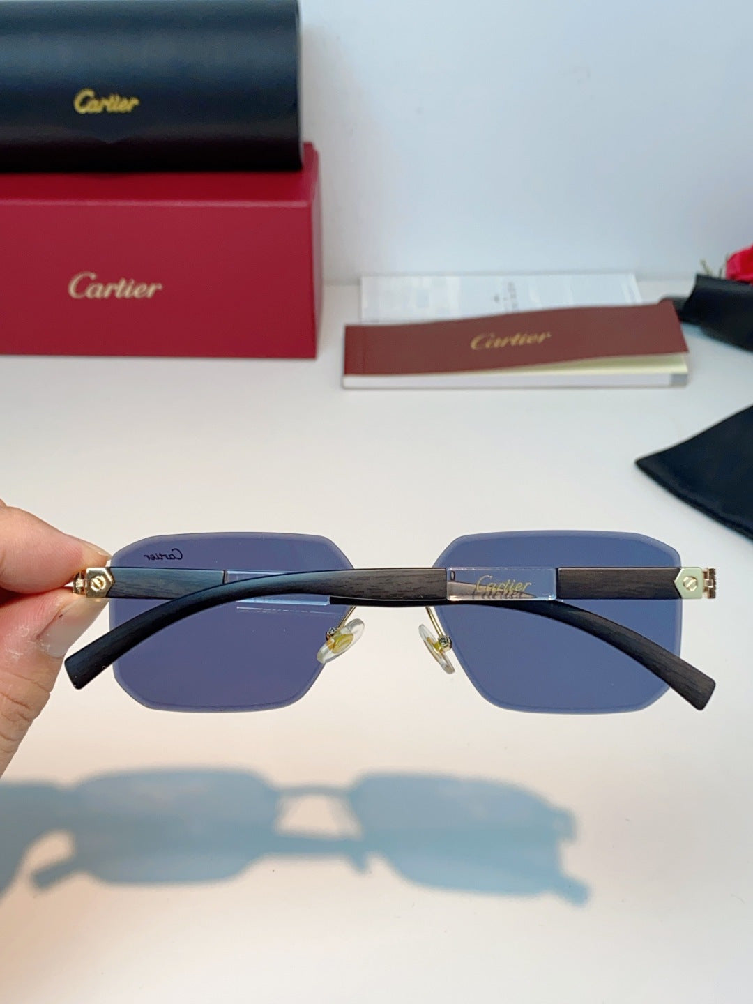 sun fashion accessory for men - alternate angle view 6