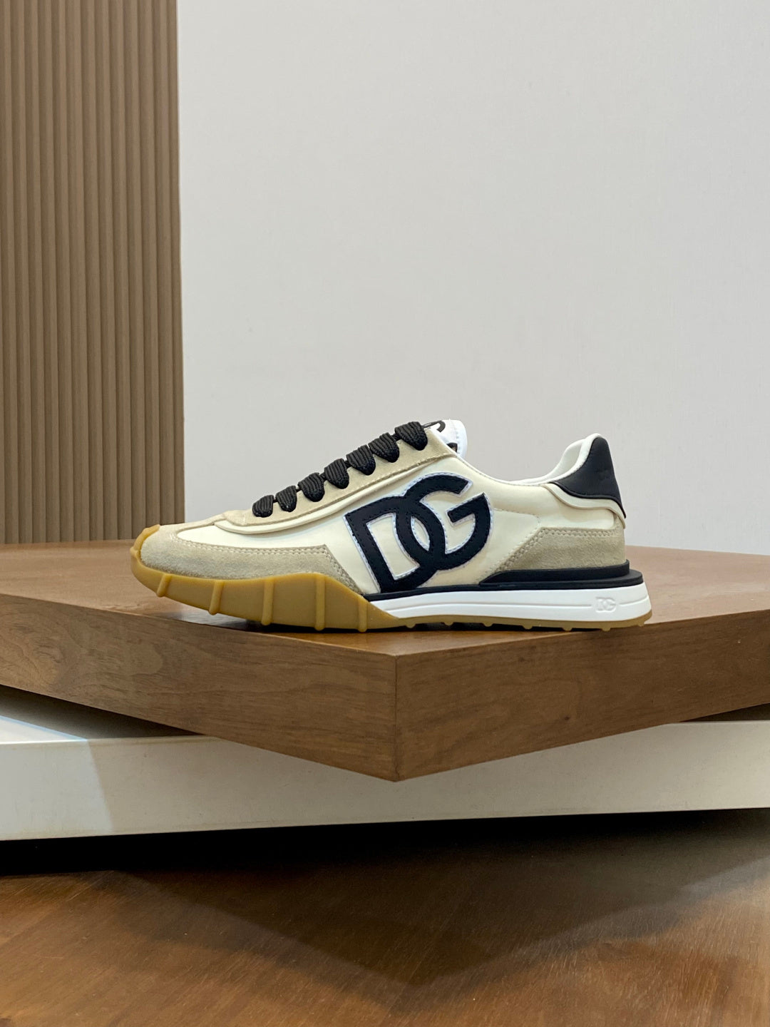 Dolce & Gabbana DG Premium Men's Mixed-Material Casual Sneakers