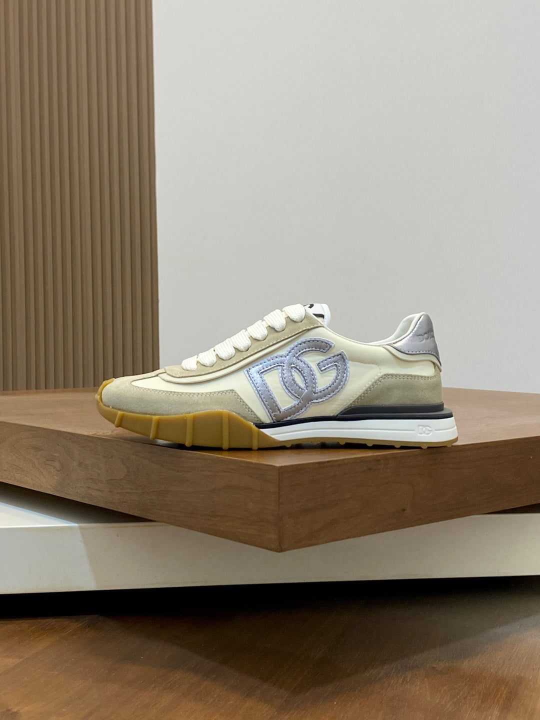 Dolce & Gabbana DG Premium Men's Mixed-Material Casual Sneakers