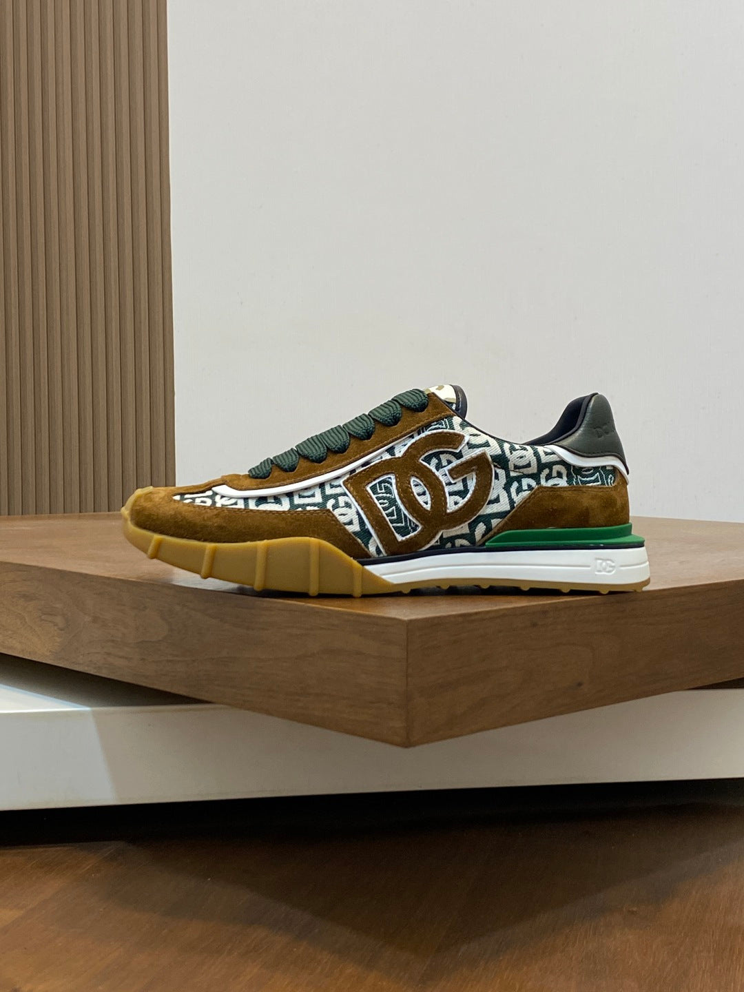 Dolce & Gabbana DG Premium Men's Mixed-Material Casual Sneakers