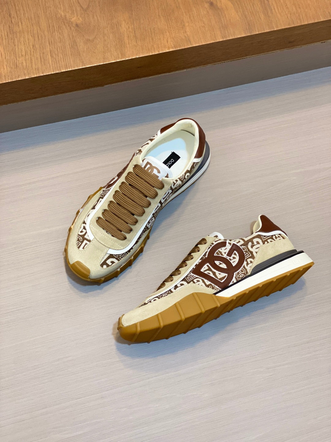 Dolce & Gabbana DG Premium Men's Mixed-Material Casual Sneakers