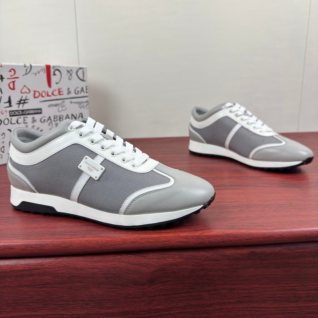 Dolce & Gabbana DG Men's Retro Runner Sneakers with Metal Badge White & Grey