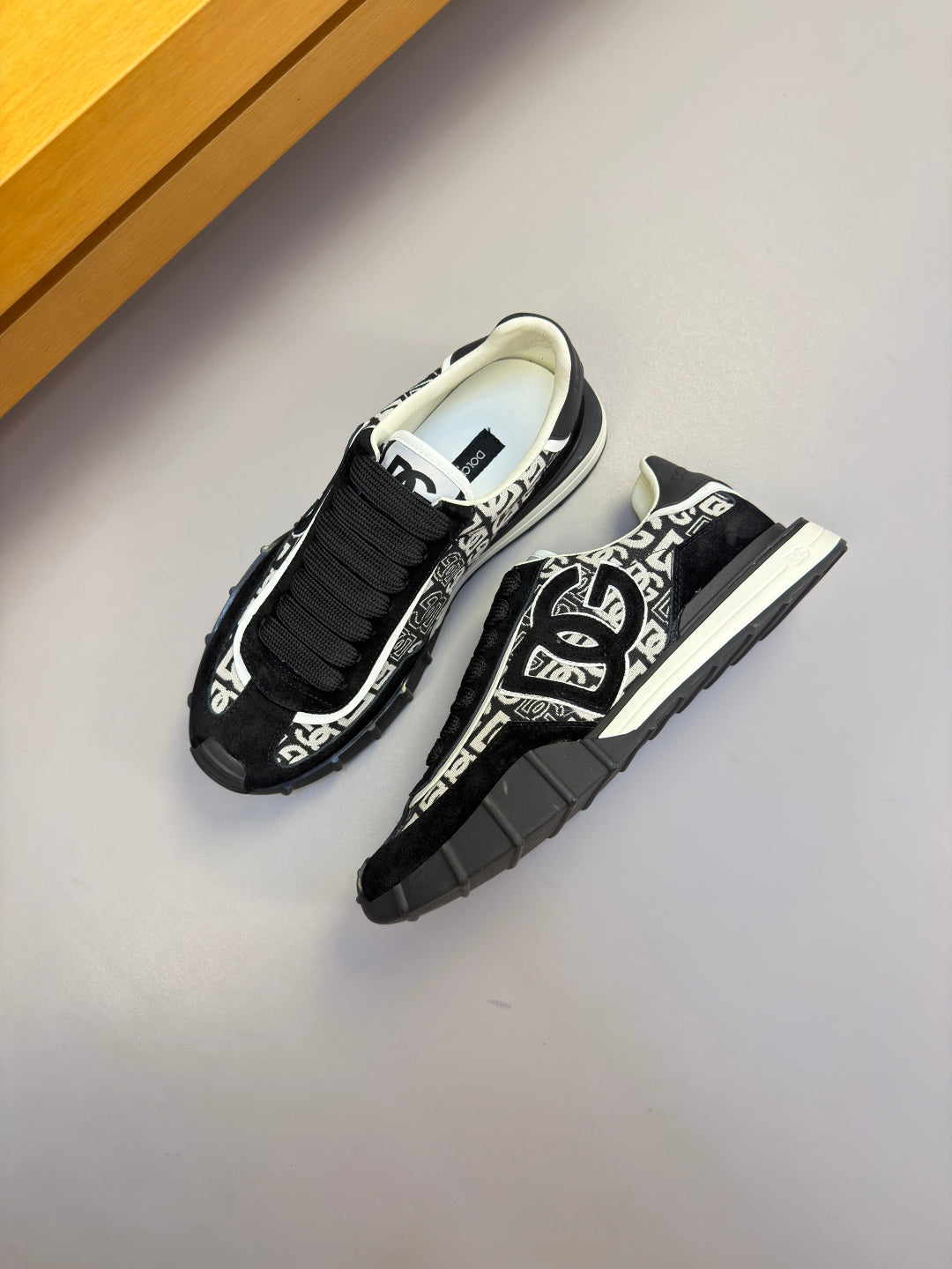 Dolce & Gabbana DG Logo Casual Sneakers in Nappa Calfskin