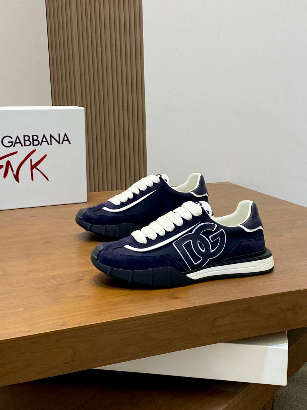Dolce & Gabbana DG Premium Men's Mixed-Material Casual Sneakers