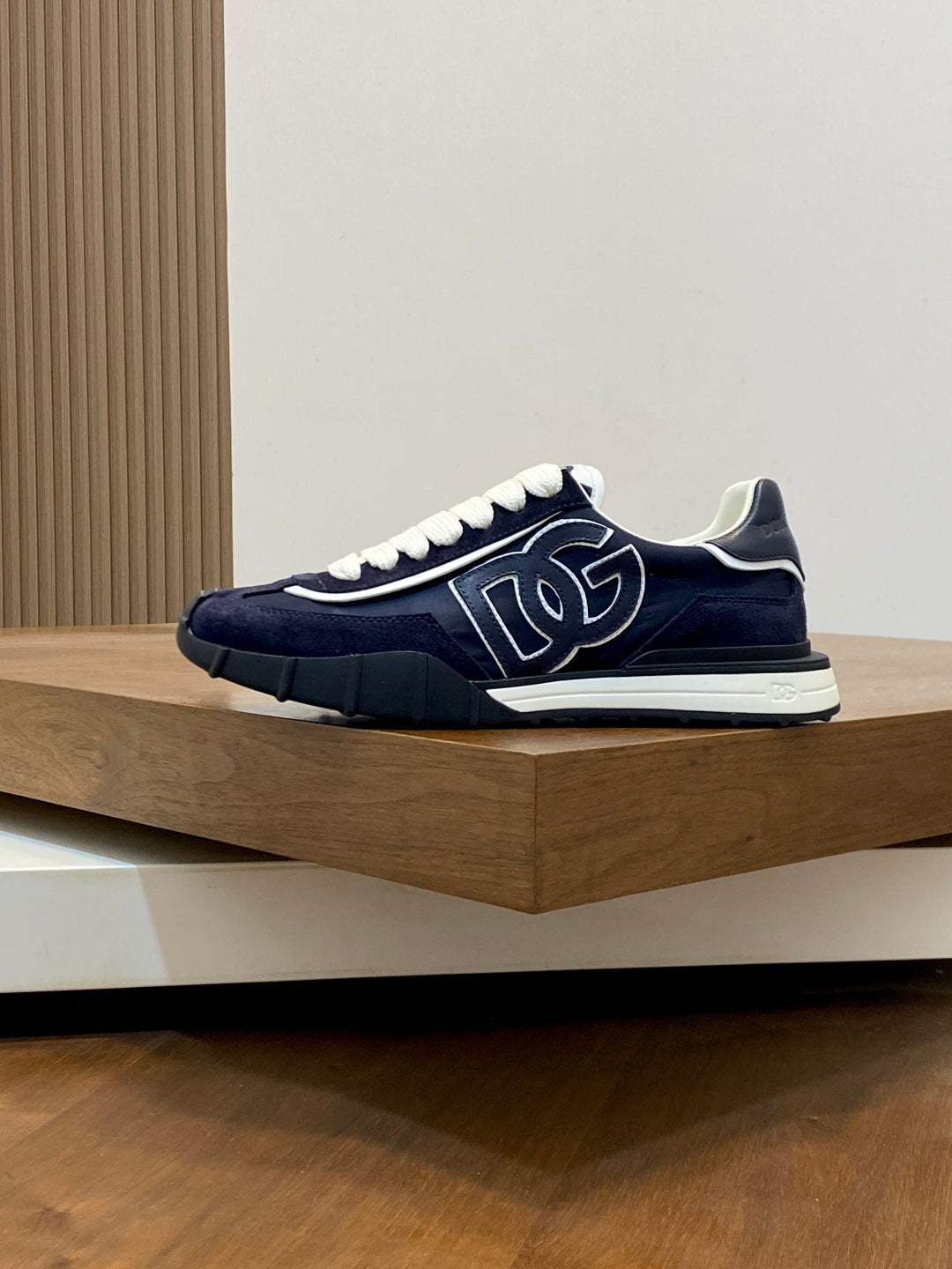 Dolce & Gabbana DG Premium Men's Mixed-Material Casual Sneakers
