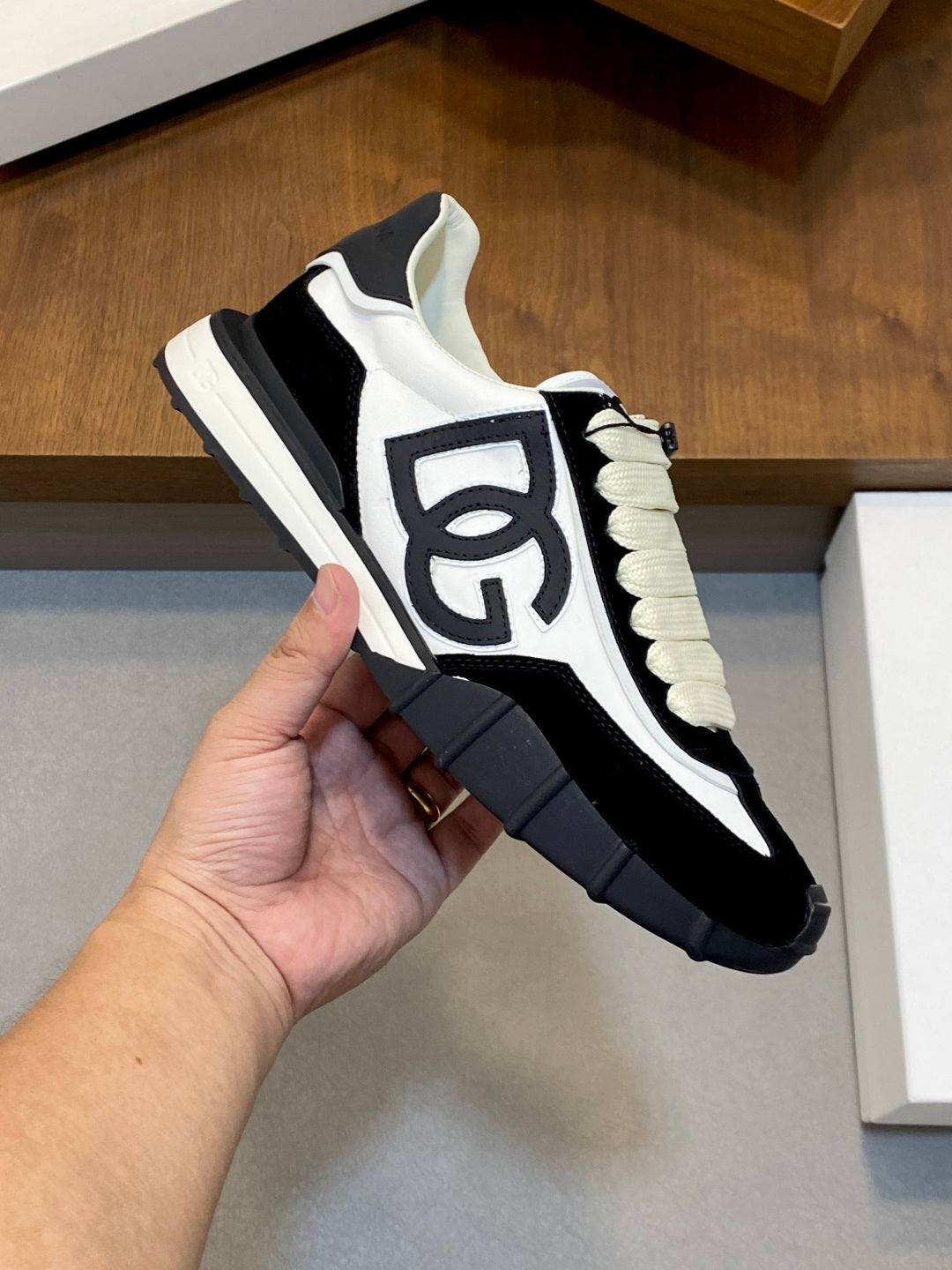 Dolce & Gabbana DG Premium Men's Mixed-Material Casual Sneakers