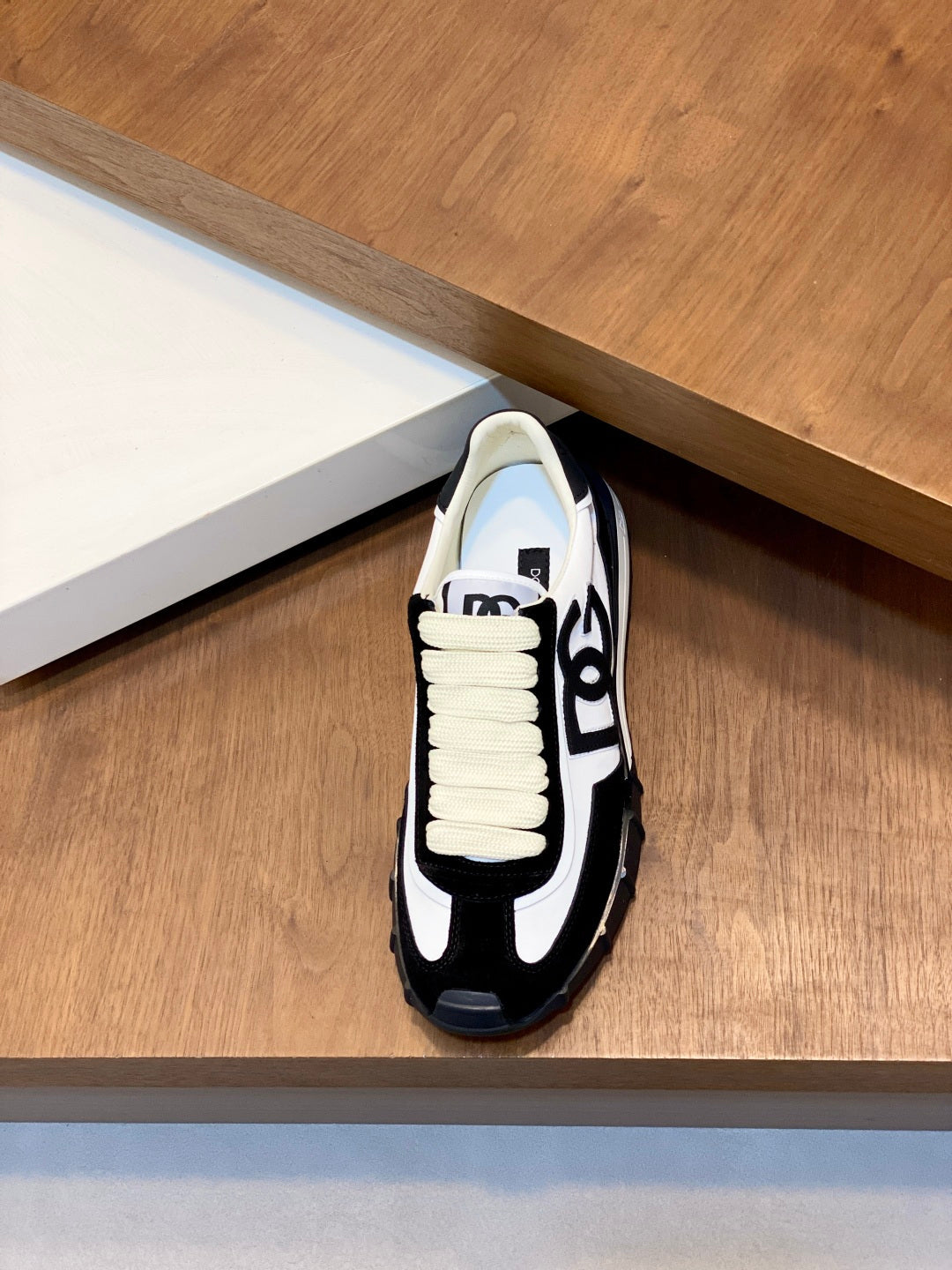 Dolce & Gabbana DG Premium Men's Mixed-Material Casual Sneakers