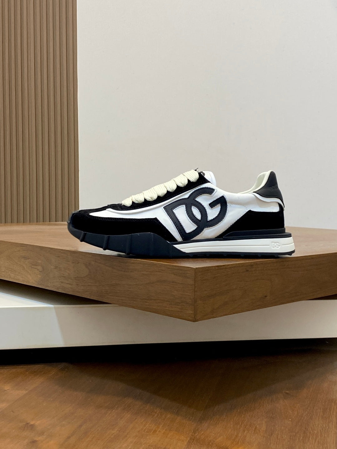 Dolce & Gabbana DG Premium Men's Mixed-Material Casual Sneakers