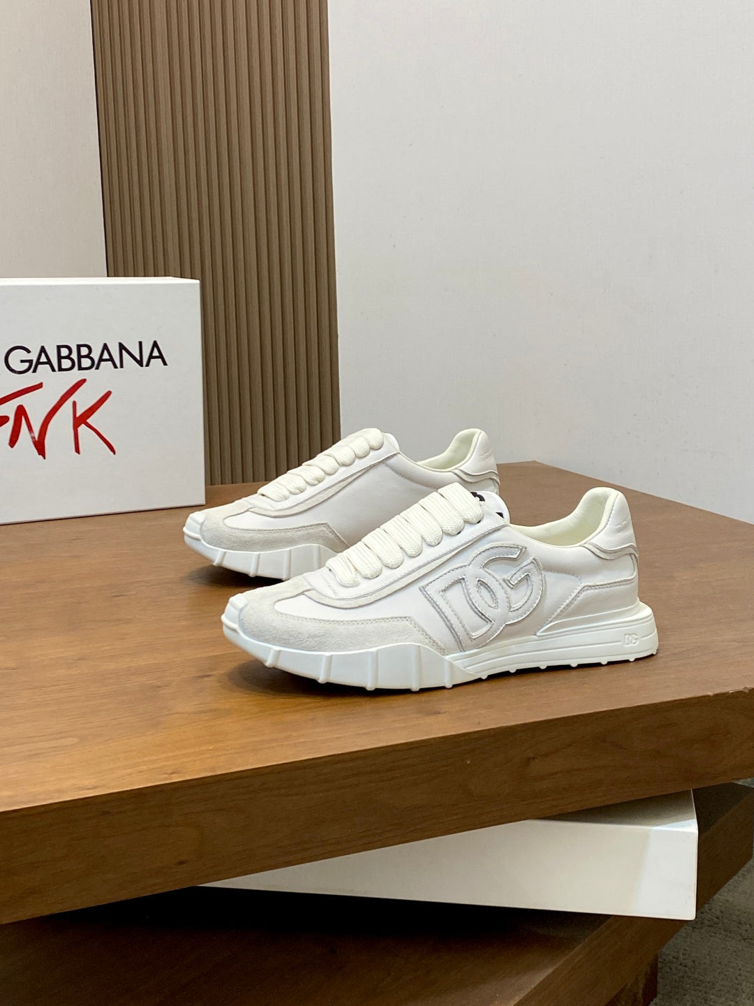Dolce & Gabbana DG Premium Men's Mixed-Material Casual Sneakers
