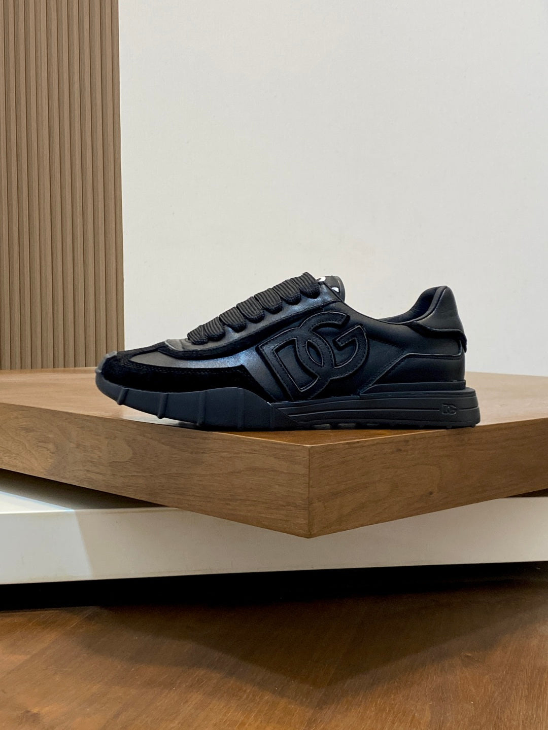 Dolce & Gabbana DG Premium Men's Mixed-Material Casual Sneakers