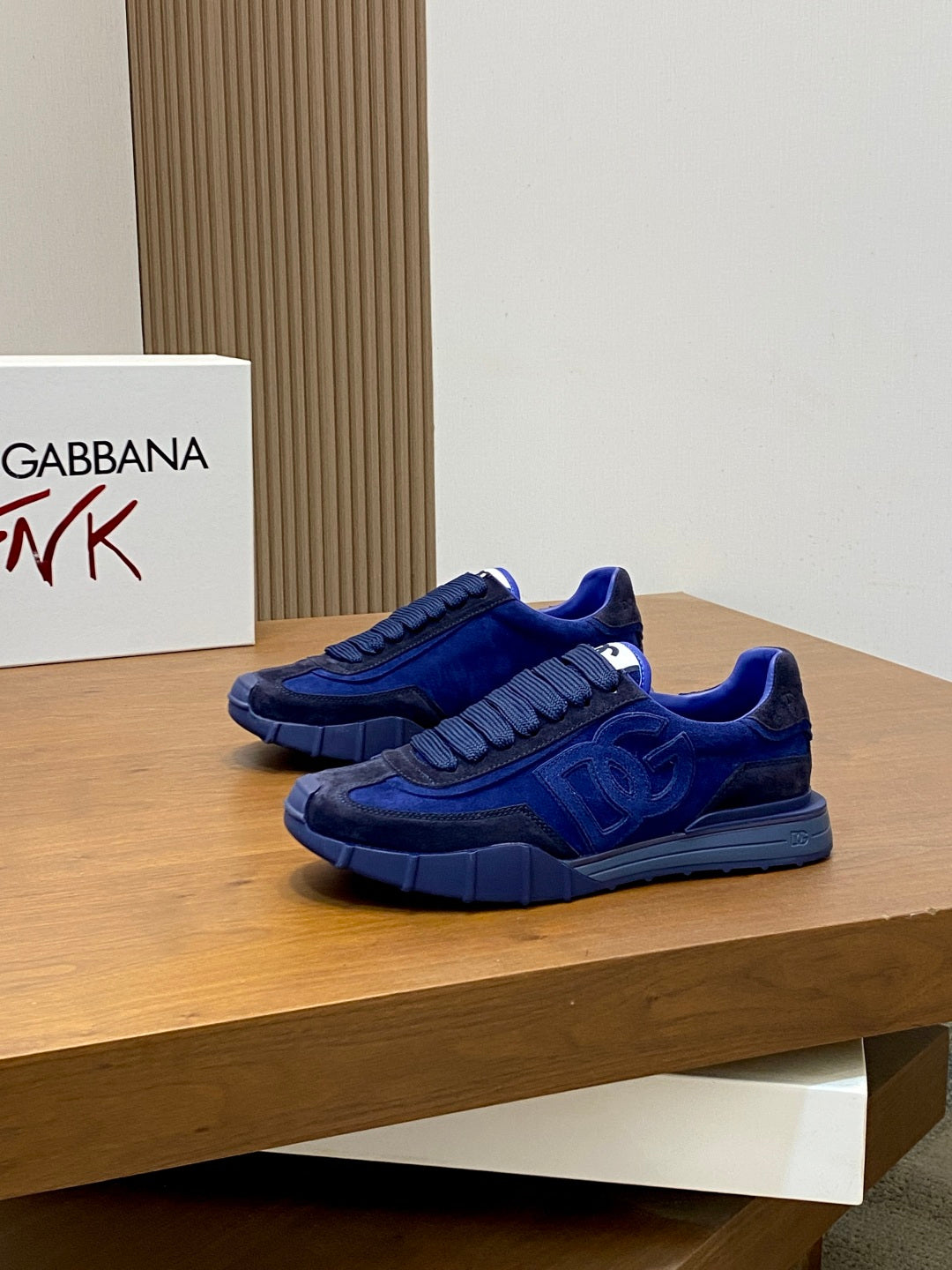 Dolce & Gabbana DG Premium Men's Mixed-Material Casual Sneakers