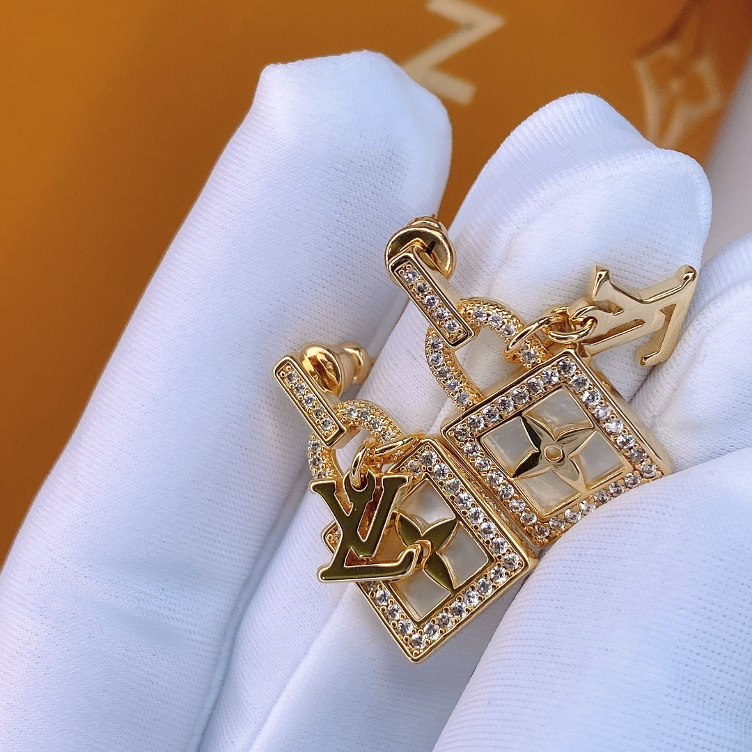 white 925 sterling silver vintage Jewelry Set for women - alternate angle view 5