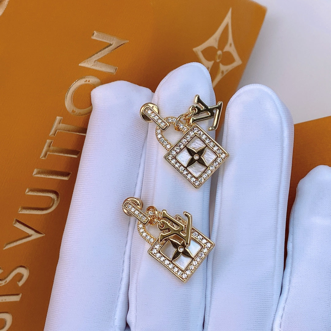 white 925 sterling silver vintage Jewelry Set for women - alternate angle view 3