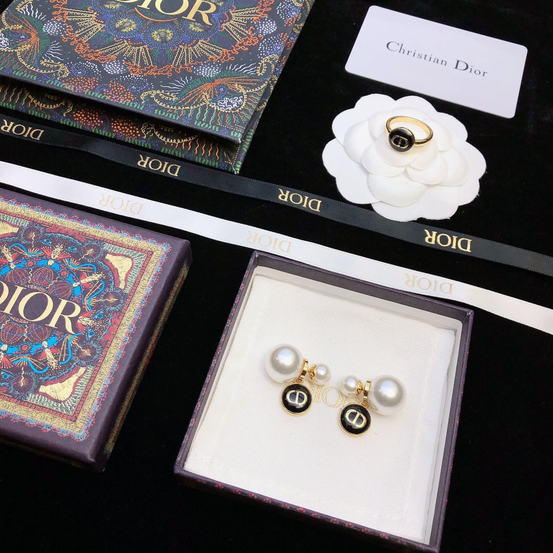stylish Stud Earrings for women - alternate angle view 7