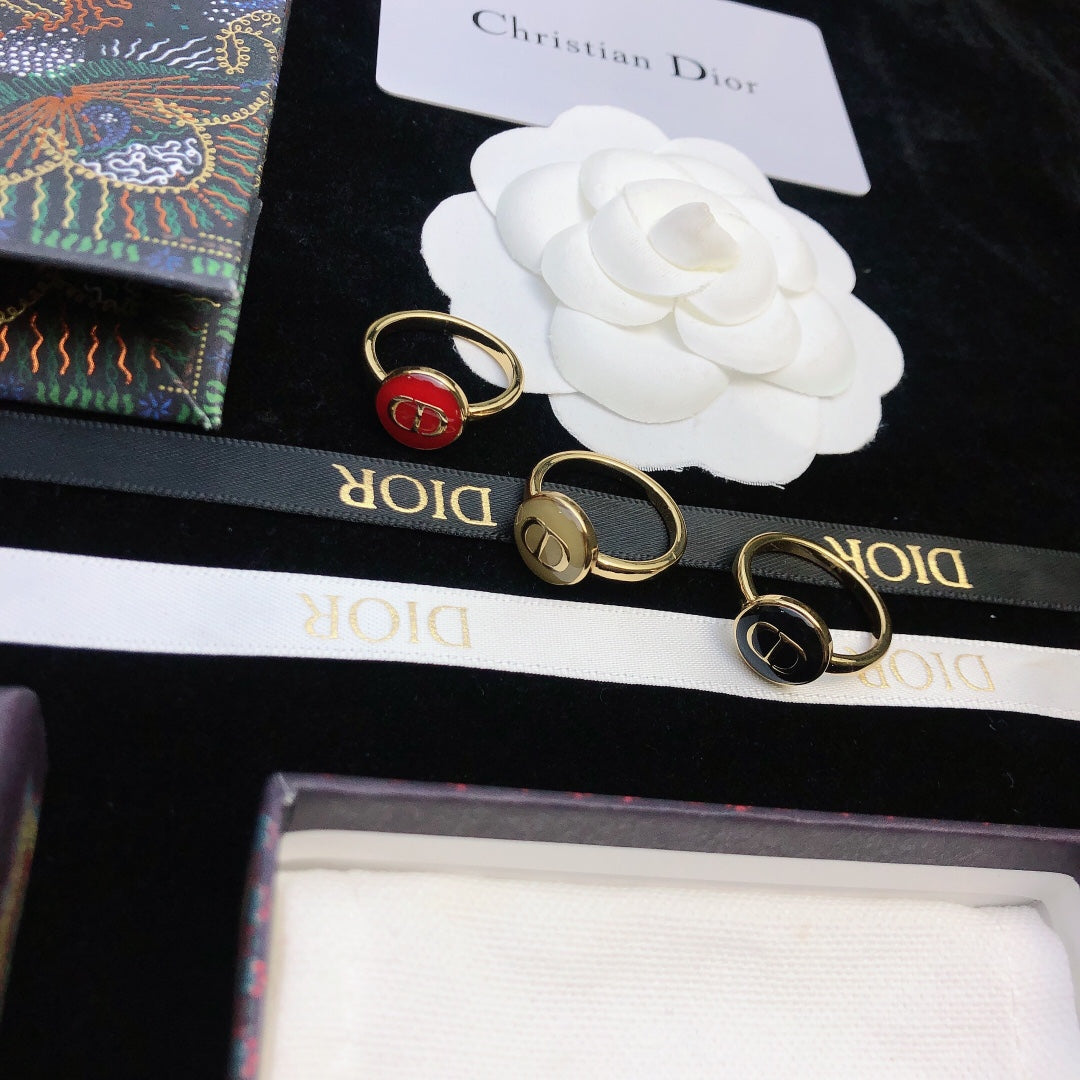 gold chain Ring for women - product detail view