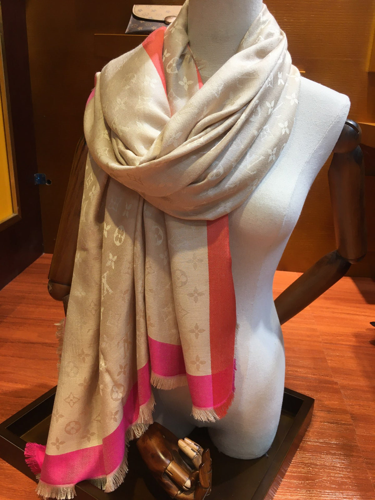 floral fashion accessory for women - alternate angle view 3