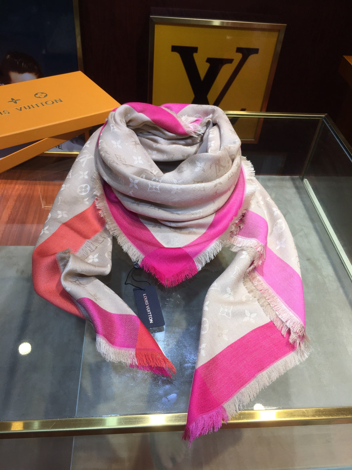 floral fashion accessory for women - alternate angle view 7
