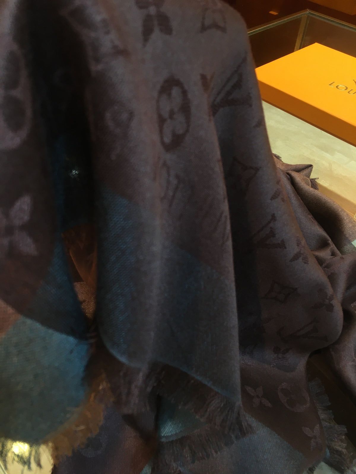 floral fashion accessory for women - alternate angle view 8