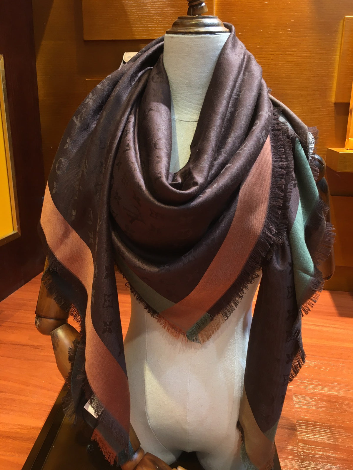 floral fashion accessory for women - alternate angle view 3