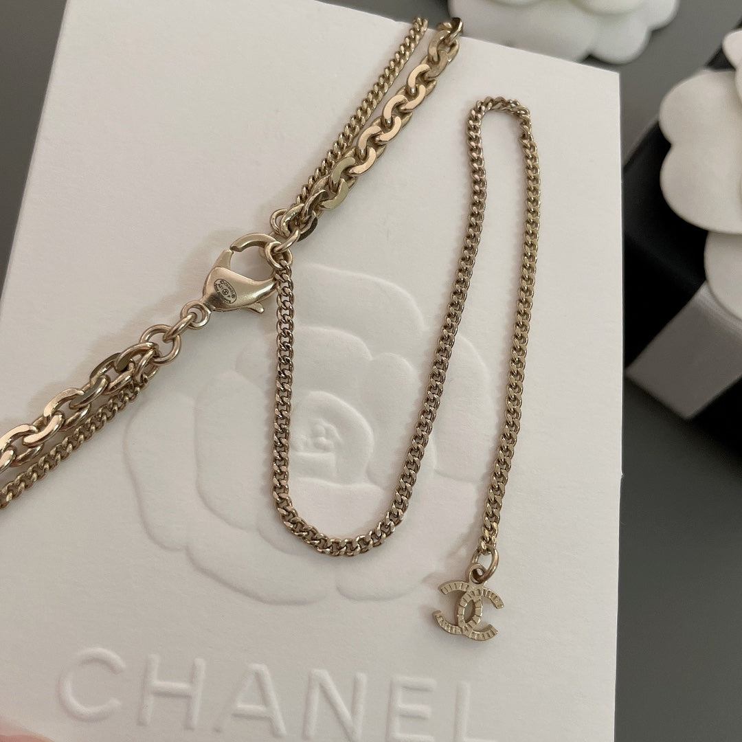 embossed Necklace for women - alternate angle view 7