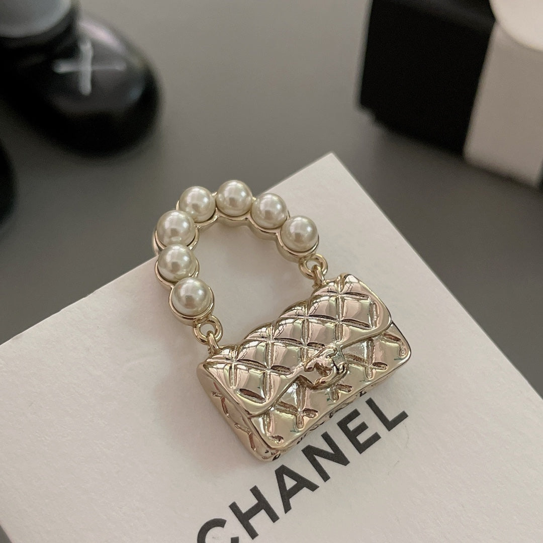 Brooch for women - product detail view