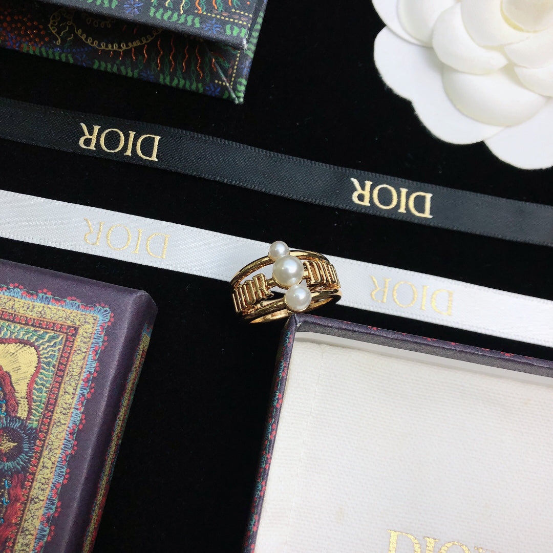 stylish Ring for women - alternate angle view 4