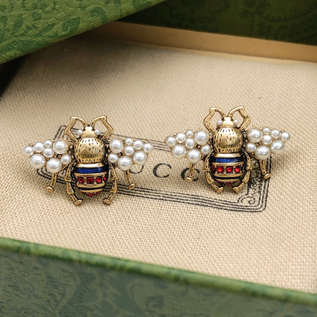 fashion accessory for women - alternate angle view 3