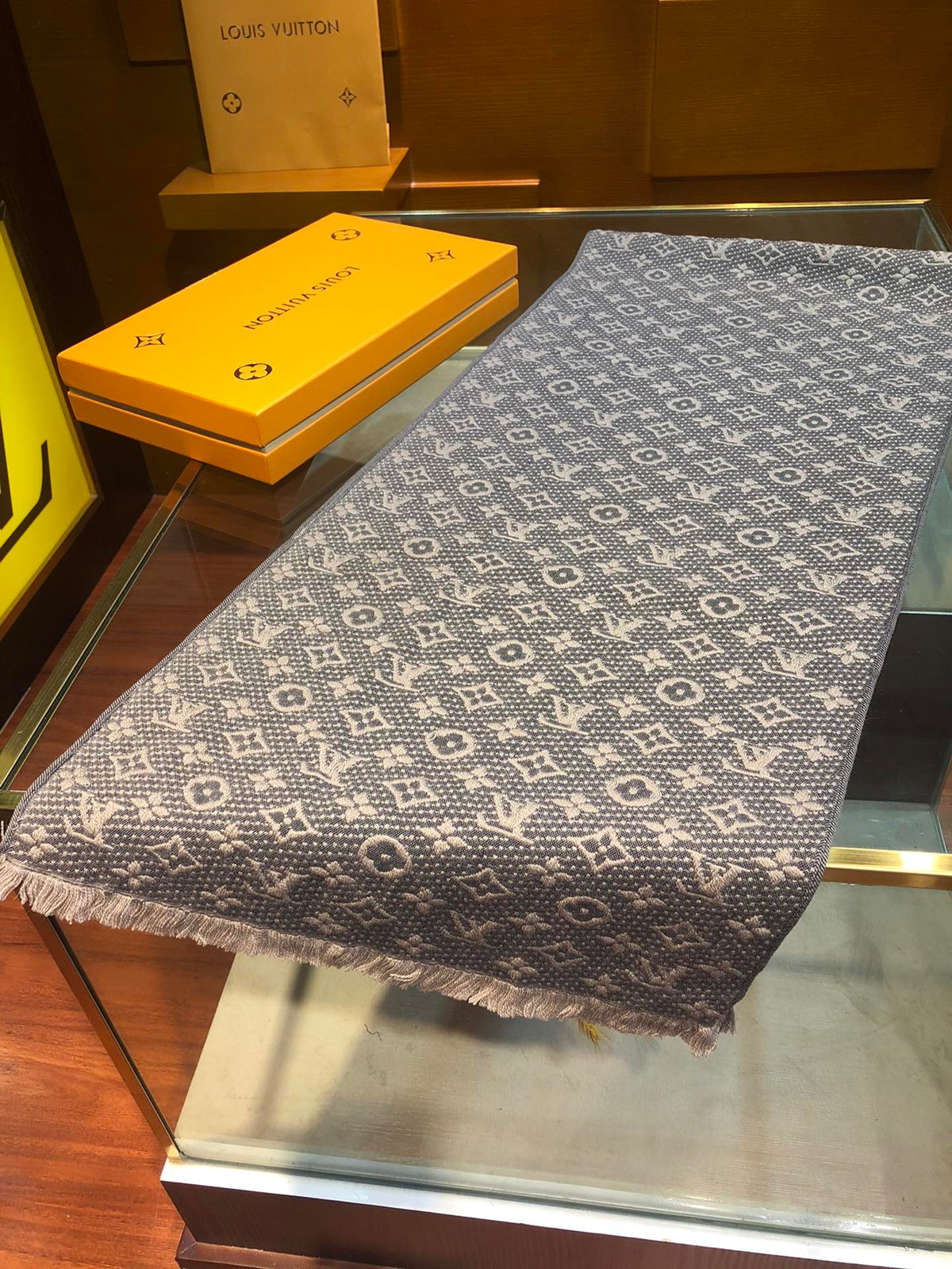 wool floral Scarf for men - alternate angle view 7