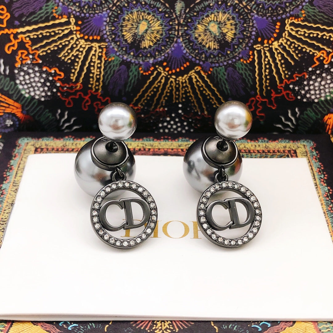 black pearl fashion accessory for women - alternate angle view 8