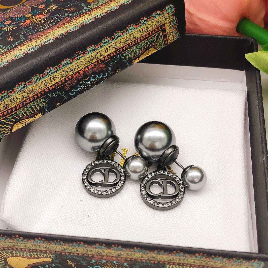 black pearl fashion accessory for women - alternate angle view 9