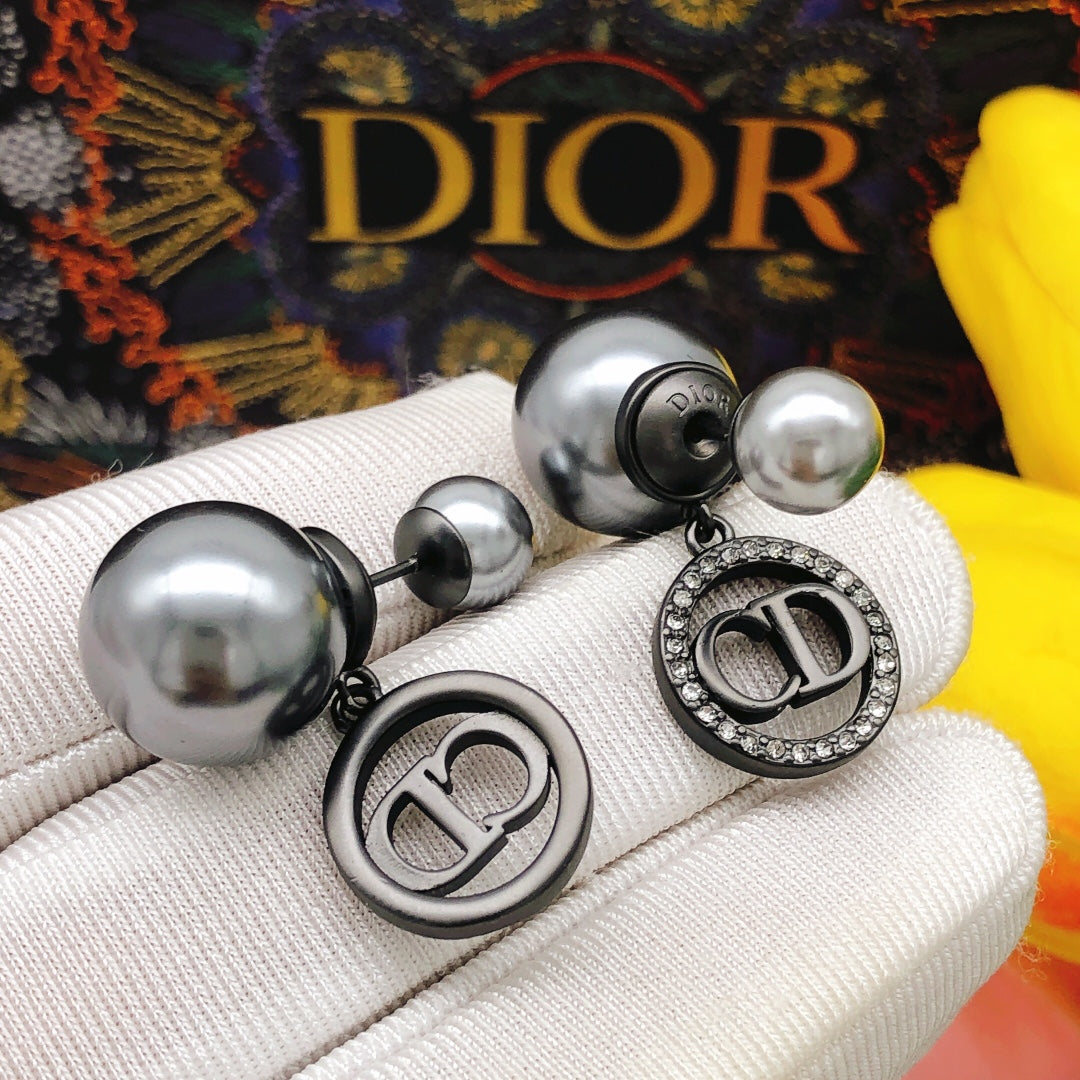 black pearl fashion accessory for women - alternate angle view 5