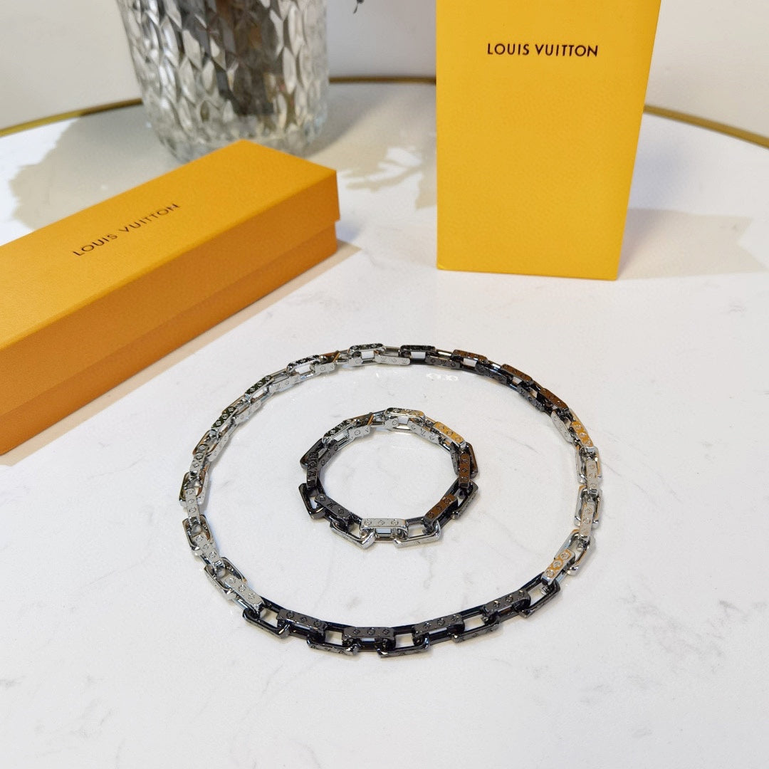 gold glass patchwork Necklace for women - alternate angle view 4