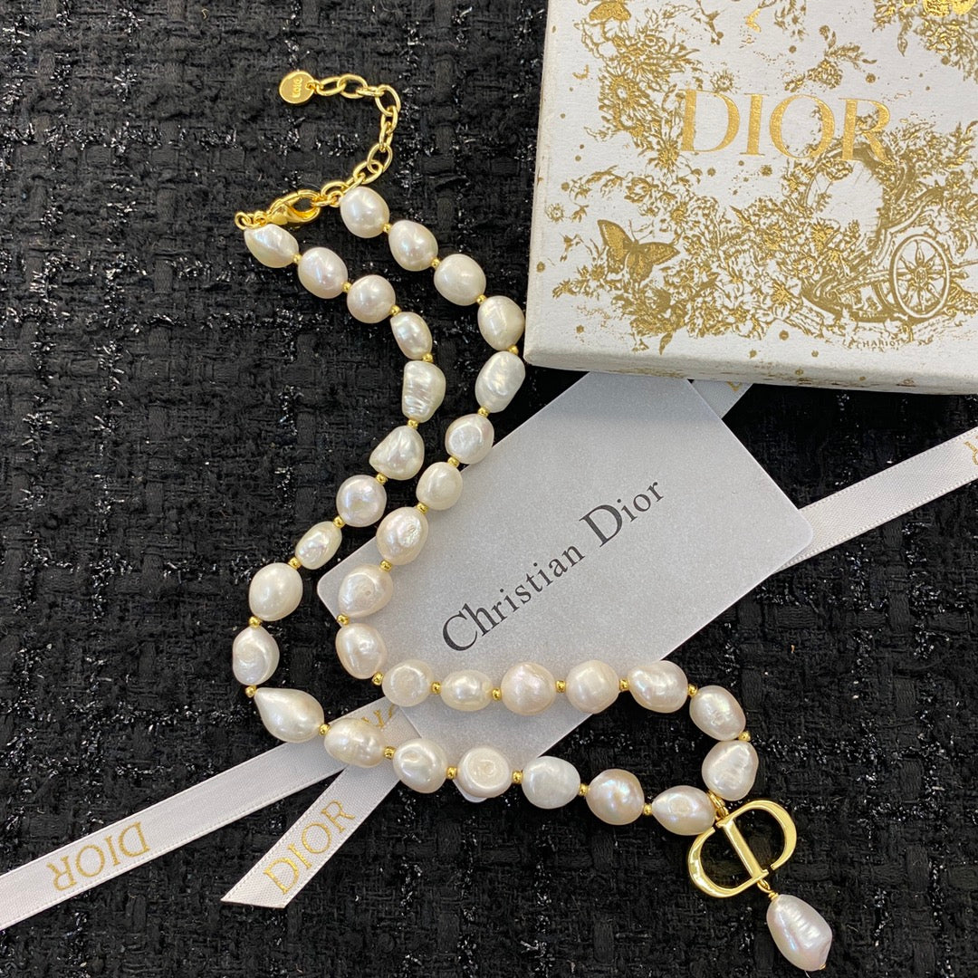 gold pearl Necklace for women - alternate angle view 4