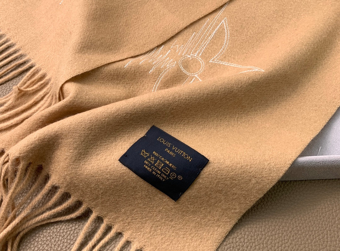 velvet minimalist Scarf for men - alternate angle view 5