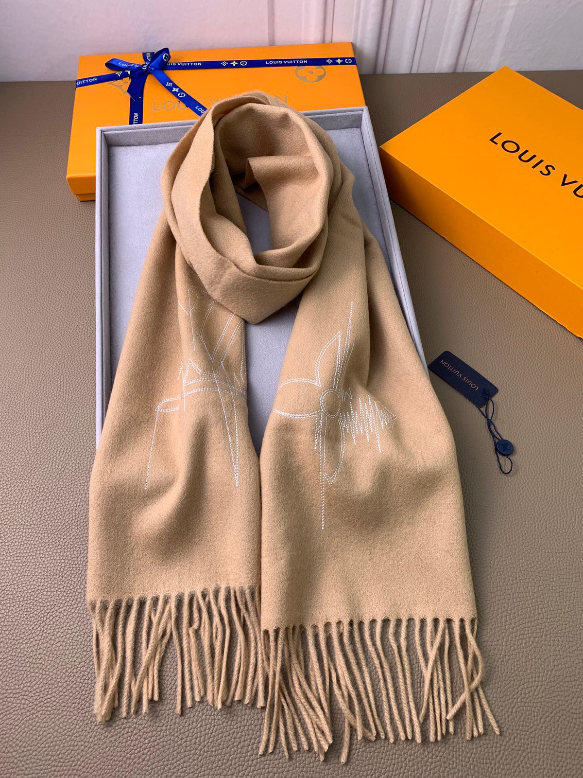 velvet minimalist Scarf for men - alternate angle view 6
