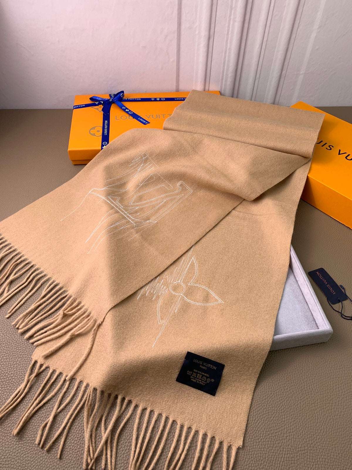 velvet minimalist Scarf for men - alternate angle view 3