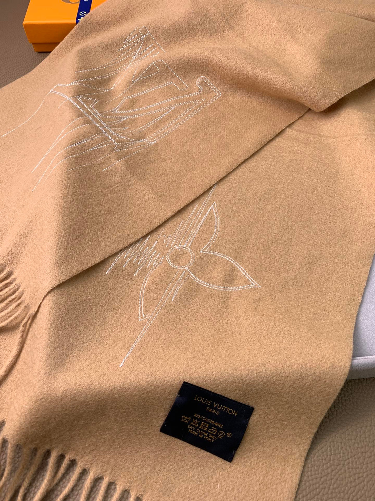 velvet minimalist Scarf for men - alternate angle view 4