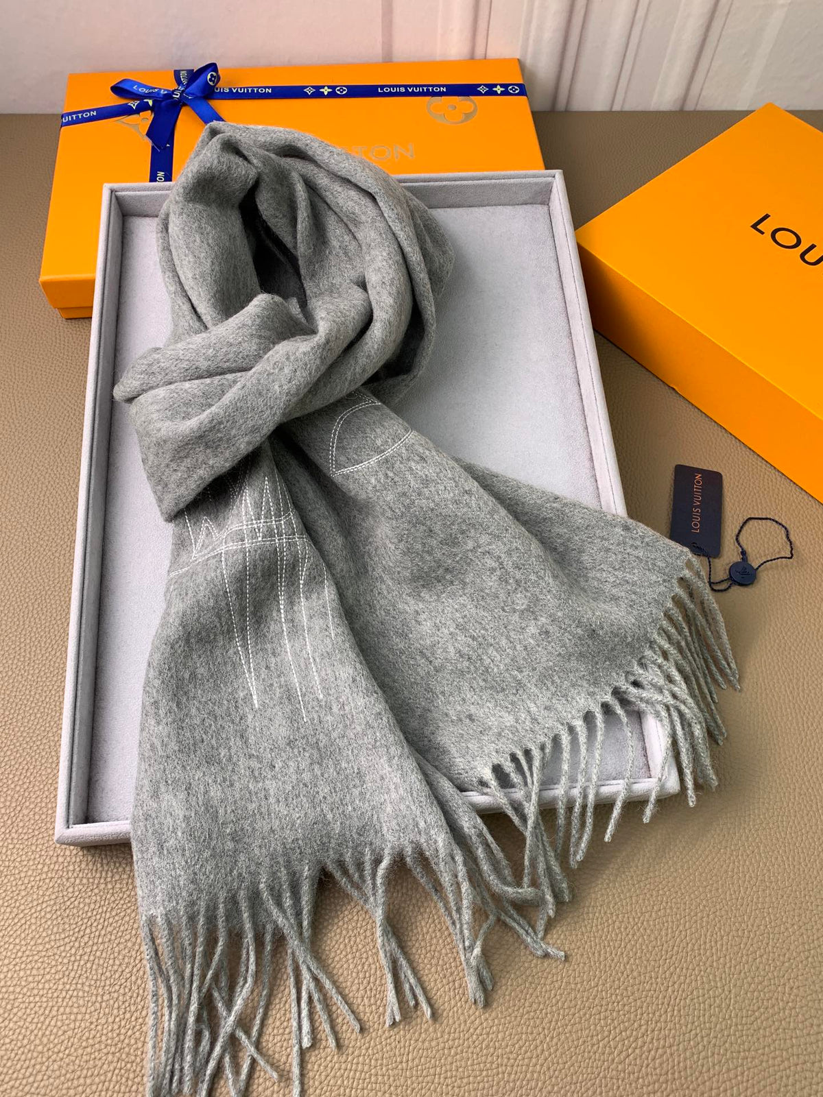 velvet minimalist Scarf for men - alternate angle view 9