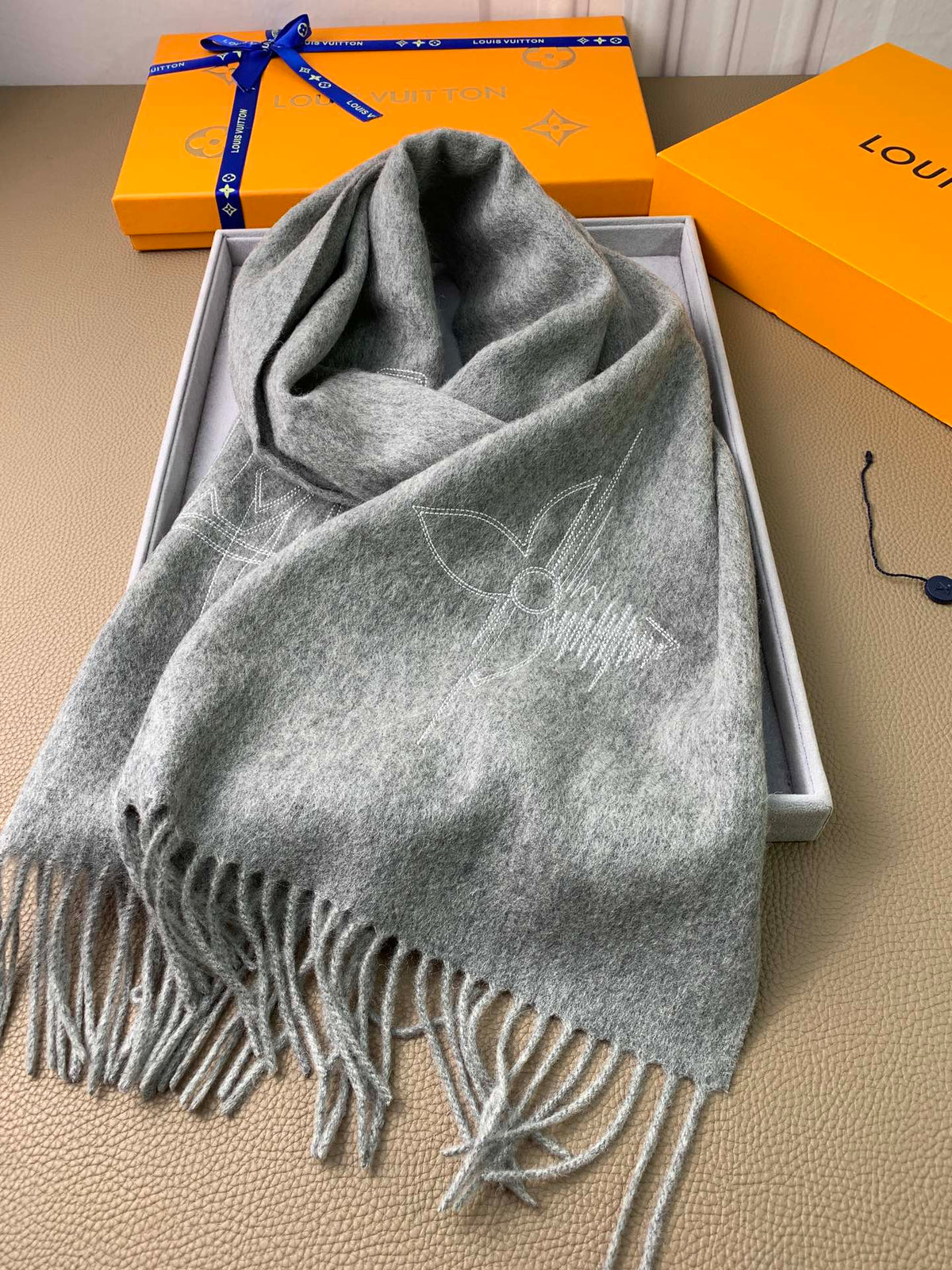 velvet minimalist Scarf for men - alternate angle view 6