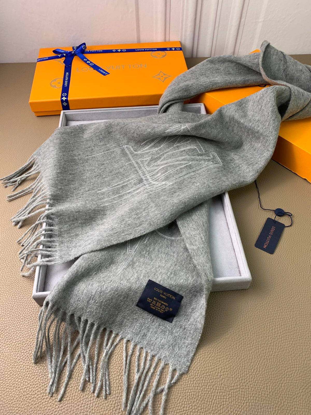 velvet minimalist Scarf for men - alternate angle view 7