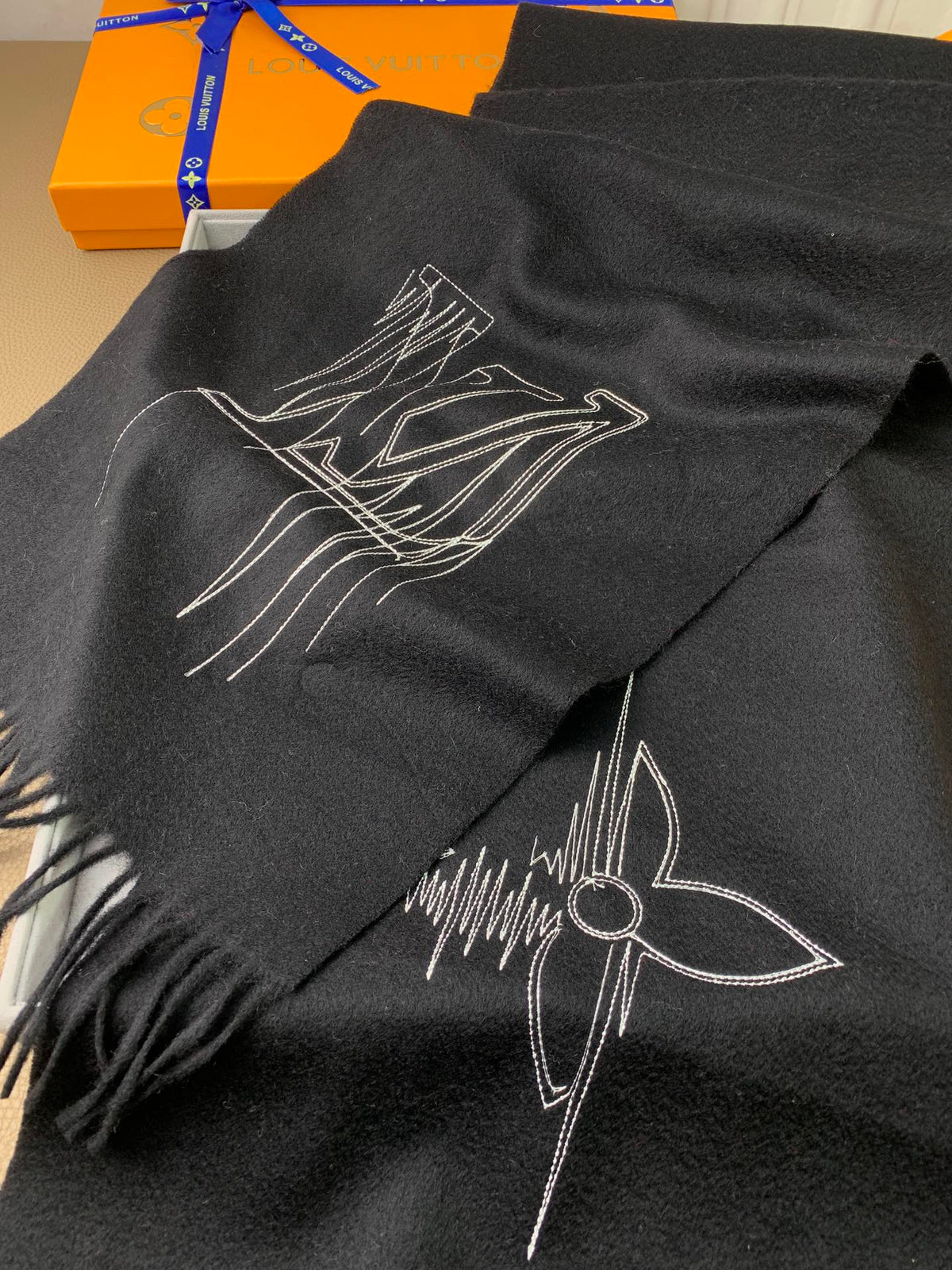 velvet minimalist Scarf for men - alternate angle view 6