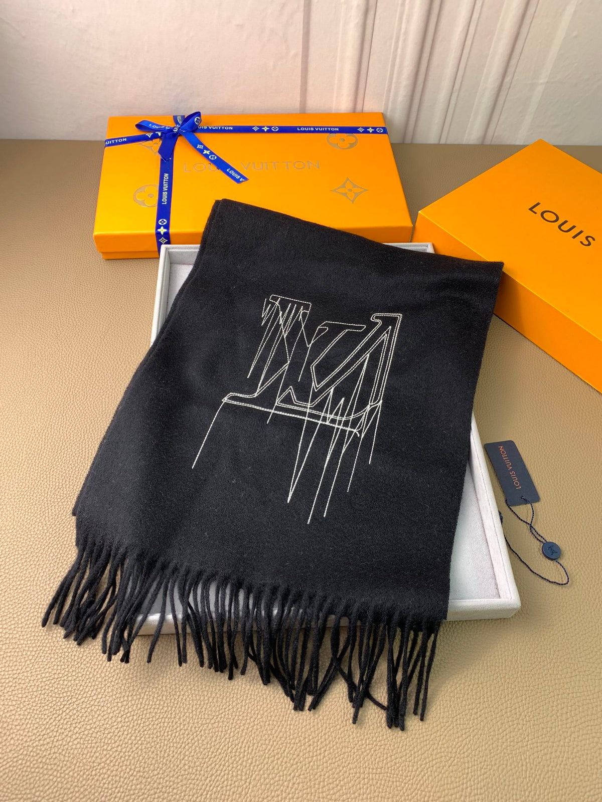 velvet minimalist Scarf for men - alternate angle view 3