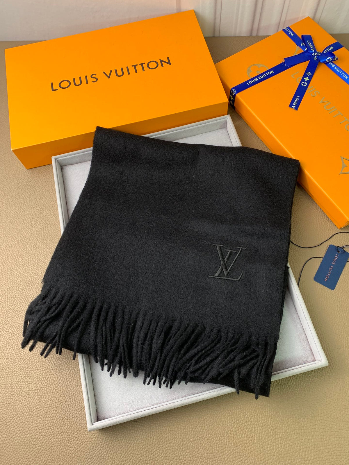 velvet minimalist Scarf for men - alternate angle view 3