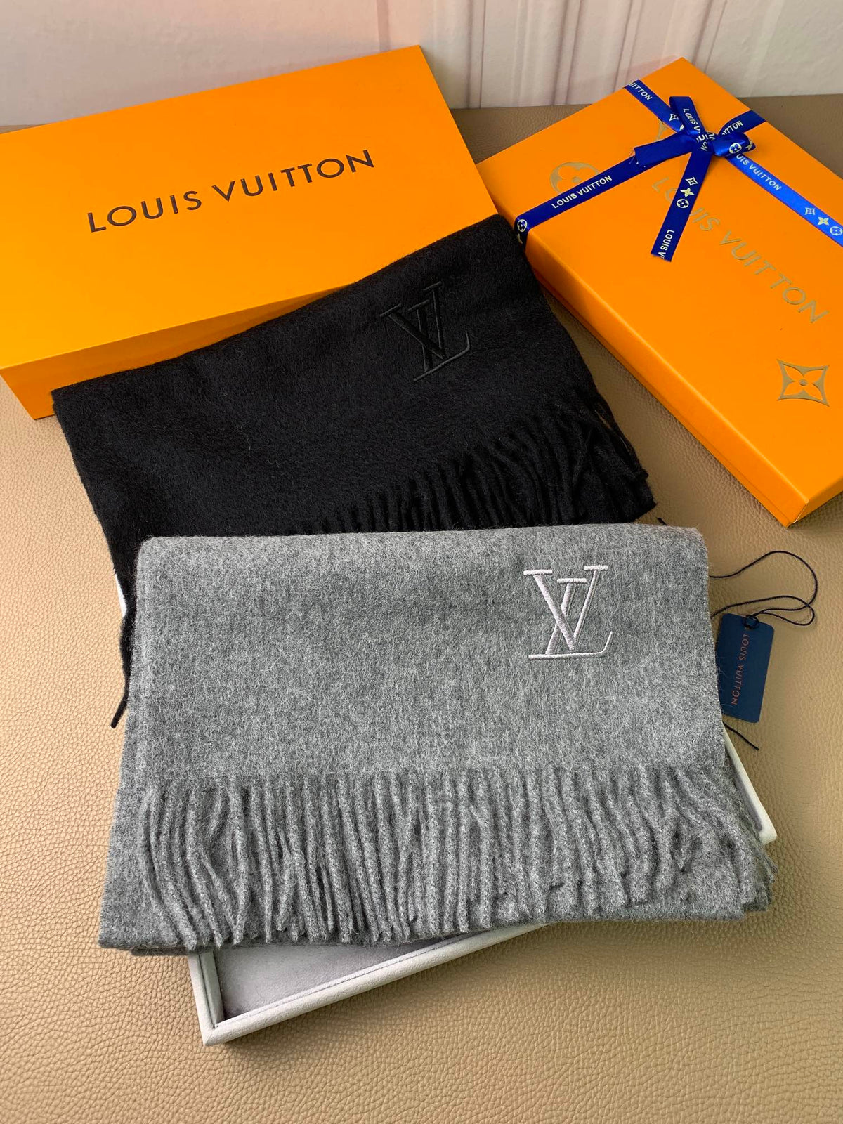 velvet minimalist Scarf for men - alternate angle view 8